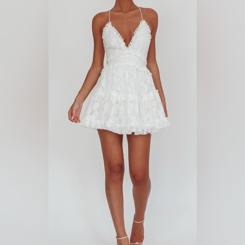 Selfie Leslie White Floral Lace Skirt